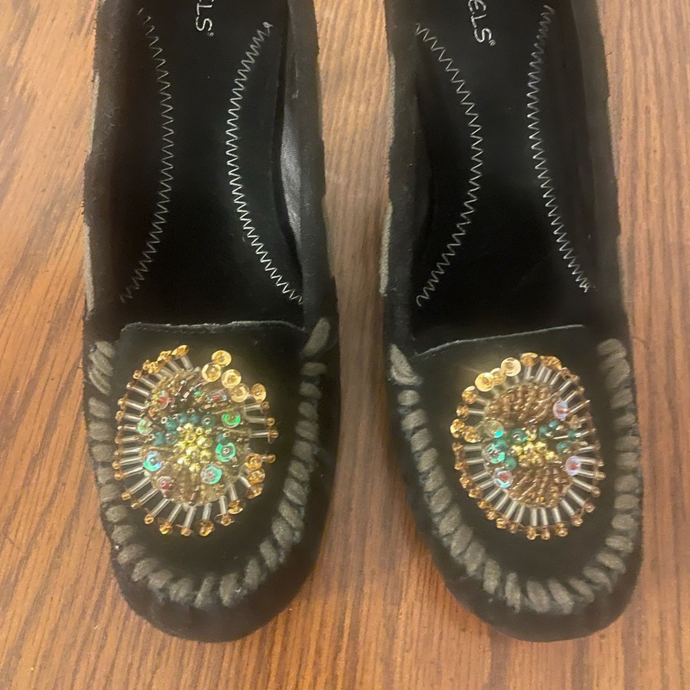Rebels luxury suede black heels with gray suede and sparkly details.